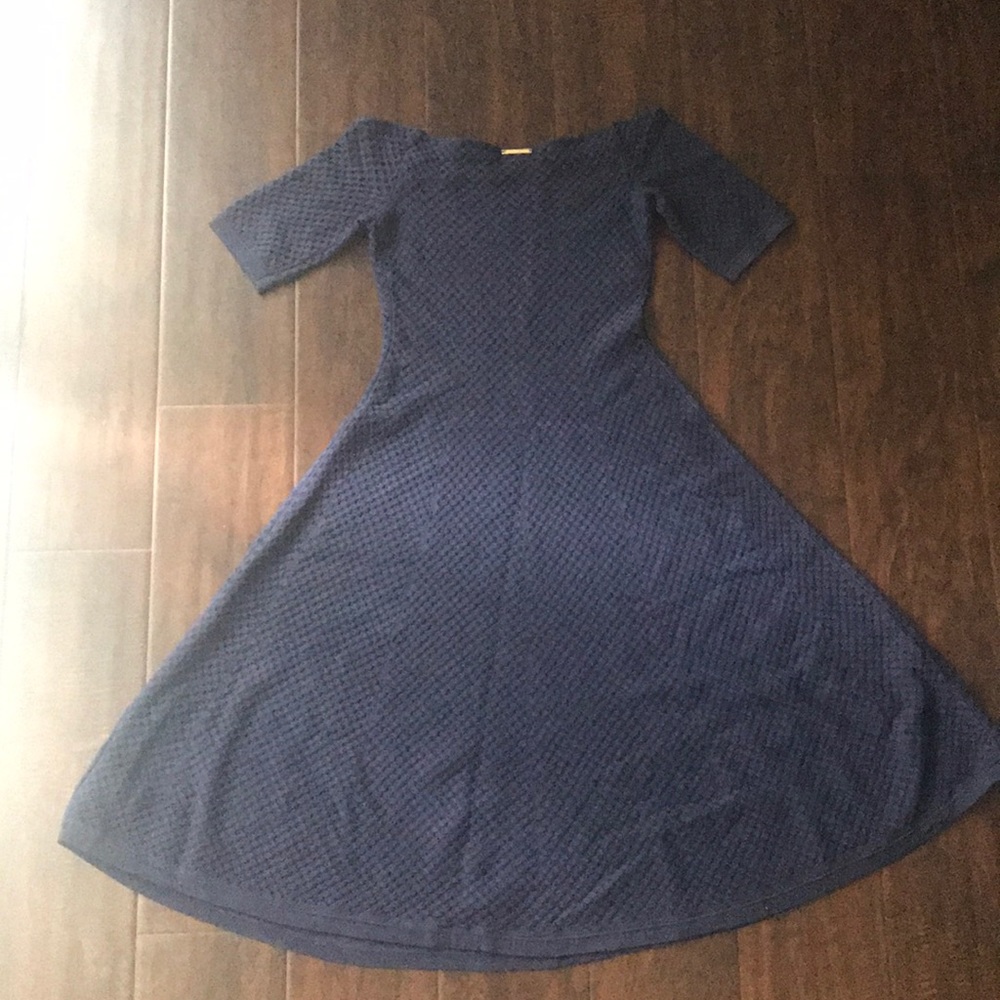 Dress - Picture 2 of 3